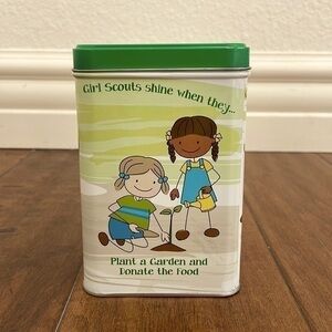 Girl Scout Cookie Tin - Girl Scouts Shine when they… (2014)